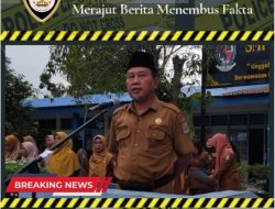 Masyarakat Orang-tua/Wali PDB SMPN 1 Galang TP.2025/2026 titipkan putra/putri mereka kepada Kasek