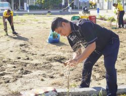 Jajaran Lapas Narkotika Langkat Bersih-Bersih Areal lingkungan Sekitar Lapas