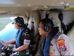 Kapolresta Banyuwangi dan Danrem 083 Laksanakan Patroli Udara di Selat Bali dan Sisir Pantai