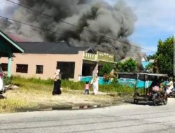 Rumah Bapak Abdul Hanan Desa Sianjo Anjo Ludes Di Lalap Sijago Merah Di Duga Akibat Kornslet Listrik