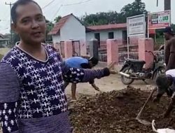 Viral Jalan Rusak di Desa Rancamulya, Gabus Wetan, Indramayu, Menjadi Sorotan Tokoh Masyarakat