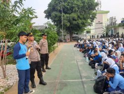 Antisipasi Tawuran, Kapolsek Bekasi Barat Berikan Pembinaan dan Penyuluhan kepada Siswa SMK Bina Mandiri