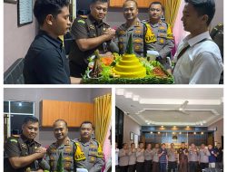 Kapolres Bangka Barat Berikan Kejutan Tumpeng di Hari Kejaksaan Nasional ke-22