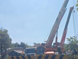 Antisipasi Progres Pembangunan Jembatan Jagalan Klakah, Satlantas Polres Lumajang Terapkan Buka Tutup Arus Lalu Lintas