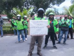 Aksi Unjuk Rasa Oleh Aliansi Mahasiswa, Pemuda, dan Masyarakat di depan Kantor DPRD Kabupaten Langkat