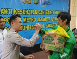 Bhakti Kesehatan dan Bhakti Sosial Polsek Metro Penjaringan Bersama Komunitas Ojol