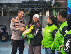‎Polsek Pademangan Gelar Bakti Kesehatan dan Sosial untuk Komunitas Ojek Online