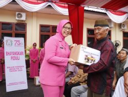 Kapolres Langkat dan Bhayangkari Salurkan 150 Paket Sembako untuk Bilal Mayit, Penggali Kubur, dan Kaum Duafa