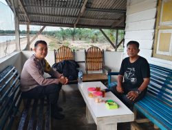 Dekat Dengan Warga, Bripka Rico Surya Ardana D Laksanakan Sambang Desa di Serang Jaya Hilir