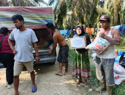Penyaluran Bantuan untuk Warga Terdampak Banjir di Kampung Rongoh, Kecamatan Tamiang Hulu, Kabupaten Aceh Tamiang