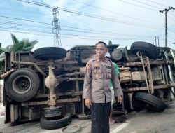 Aksi Heroik Kabag SDM Polres Bangka Barat Selamatkan Korban Laka Tunggal di Dalil