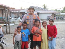 Temui Anak-Anak Pengungsi di Tapak Kuda, Kapolres Langkat Lanjutkan Misi Bantuan ke Wilayah Banjir