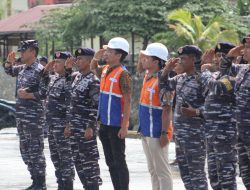Komandan Lanal Nias Melepas Keberangkatan KRI Semarang-594 Menuju Padang Sumatera Barat