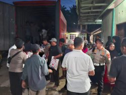Polres Langkat Salurkan Bantuan Sosial Pascabencana Banjir di Desa Paya Bengkuang