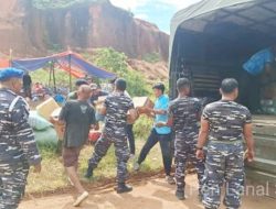 Lanal Sibolga Distribusikan Bantuan Untuk Korban Longsor dan Banjir di Sibolga-Tapanuli Tengah