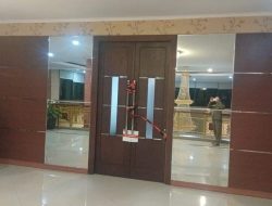 KPK Gelar OTT di Kabupaten Bekasi, Ruang Kerja Bupati Ade Kuswara Disegel dan 10 Orang Diamankan