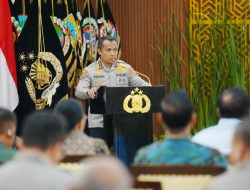 Sampaikan Rilis Akhir Tahun 2025, Kapolri Ajak Doakan Korban Bencana di Sumatera