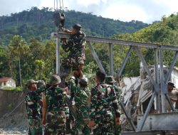 TNI Bangun Jembatan Besi di Beutong Ateuh, Pulihkan Jalur Vital Nagan Raya – Takengon