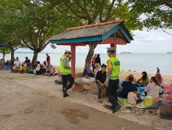 Polres Bangka Barat Perketat Pengamanan Wisata, Kapolres Imbau Orang Tua Awasi Anak di Tengah Cuaca Ekstrem