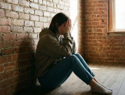 Kejadian naas menimpa JS, gadis berusia 14 tahun, yang baru mengenal laki laki yang bernama Daniel (22) alias Acil melalui sosmed.