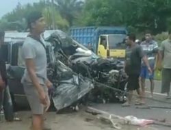 Tabrakan Maut di Ruas Jalan Terentang Bangka Barat: Satu Orang Tewas, Mobil Plat B Hancur Tak Berbentuk