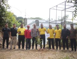 Kapolres Bangka Barat Tanam Pohon Endemik di Menumbing, Janji Kembali Lima Tahun Mendatang