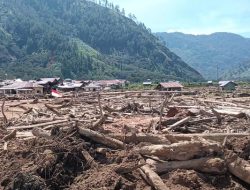 TNI AL Salurkan Bantuan Kemanusiaan untuk Korban Banjir Bandang dan Longsor di Aceh Tengah