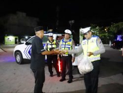Hari ke-8 Ramadhan, Polres Langkat dan Jajaran Gelar Sahur On The Road