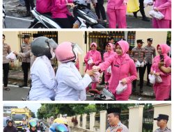 Kapolres Pasaman Barat Bagikan Ratusan Paket Takjil Untuk Masyarakat