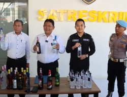 Polres Pamekasan Sita Ratusan Miras, Kasatreskrim Minta Masyarakat Melaporkan Melalui Call Center Polri 110.