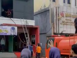 Kebakaran di Kafe Ghazani Lampung Tengah, Tim Pemadam Kerahkan Lima Personel
