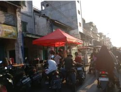 Antusias warga lubuk pakan berburu takjil