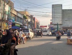Antusias Warga Tanjung Morawa Berburu Takjil