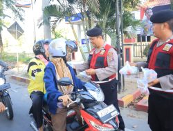 Polres Langkat Bersama Element Cipayung Berbagi Takjil, Pererat Sinergi di Bulan Suci Ramadhan