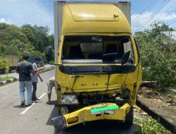 Polres Bangka Barat Respons Cepat Laporan Warga, Tangani Laka Tunggal Truk di Jalan Raya Pal 3