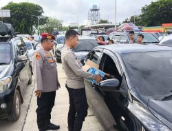 Arus Mudik di Pelabuhan Tanjung Kalian Menurun, Pelayanan Polres Bangka Barat Tuai Apresiasi Pemudik