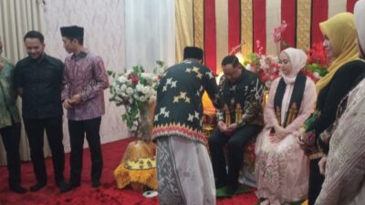 Pemerintah Kabupaten Aceh Barat Gelar Acara Lepas Sambut dan Peusijuk Kapolres, Antara AKBP Yhogi Hadisetiawan dan AKBP Agus Sulistianto