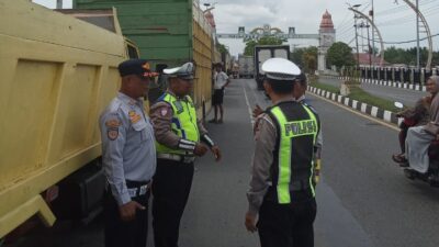 Cegah Kerusakan Jembatan dan Kecelakaan, Dishub Aceh Barat Larang Sopir Antre BBM di Atas Jembatan