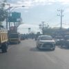 Antrean Mobil Kiri-Kanan di SPBU Jalan Manek Roo Semrawut, Warga Desak Pertamina dan Pemprov Aceh Turun Tangan